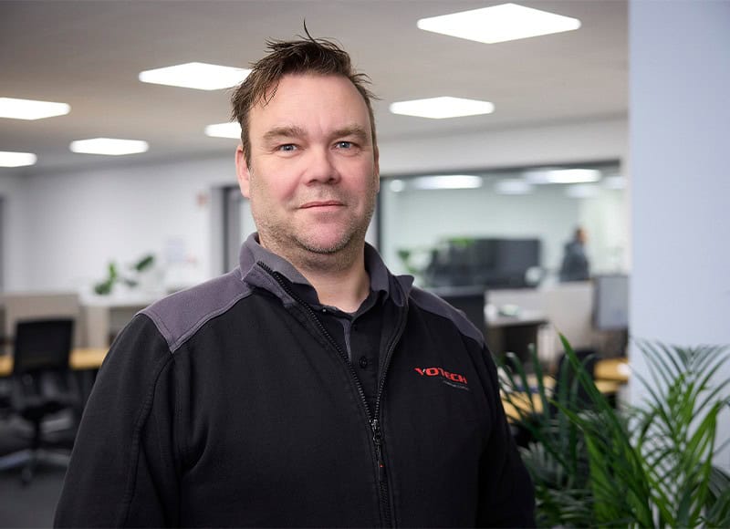 portret sales engineer john